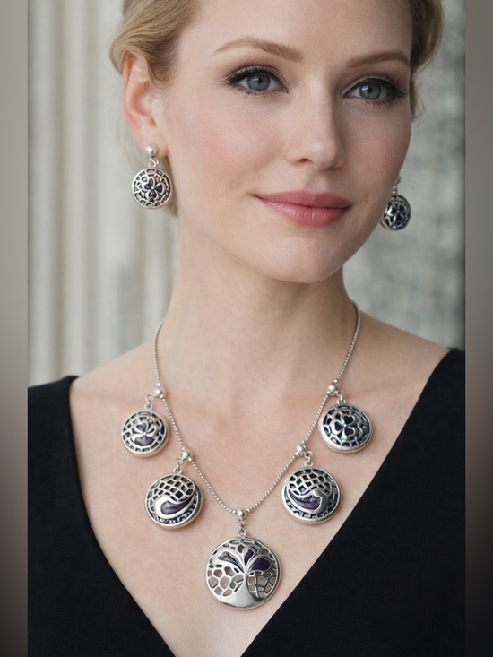 Jewelry - NEW Silver Tone Floral Pendant Necklace & Earrings Set